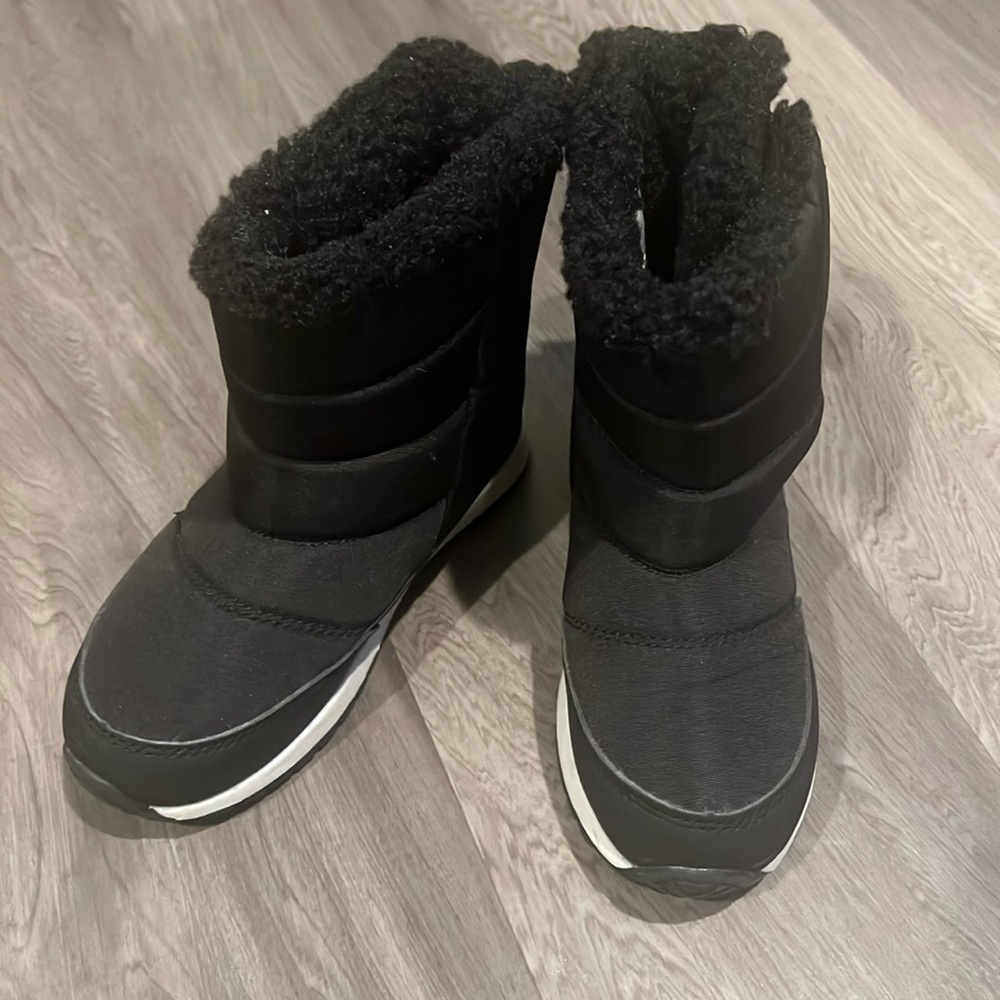 Tucker + Tate snow boots